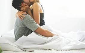 Online dating: 4 pairs on what it s like to discover love on